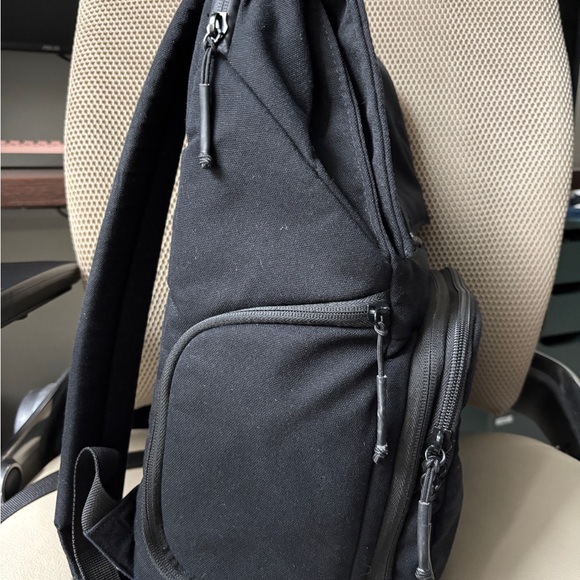 Brevite The Runner Camera Backpack - Picture 12 of 14